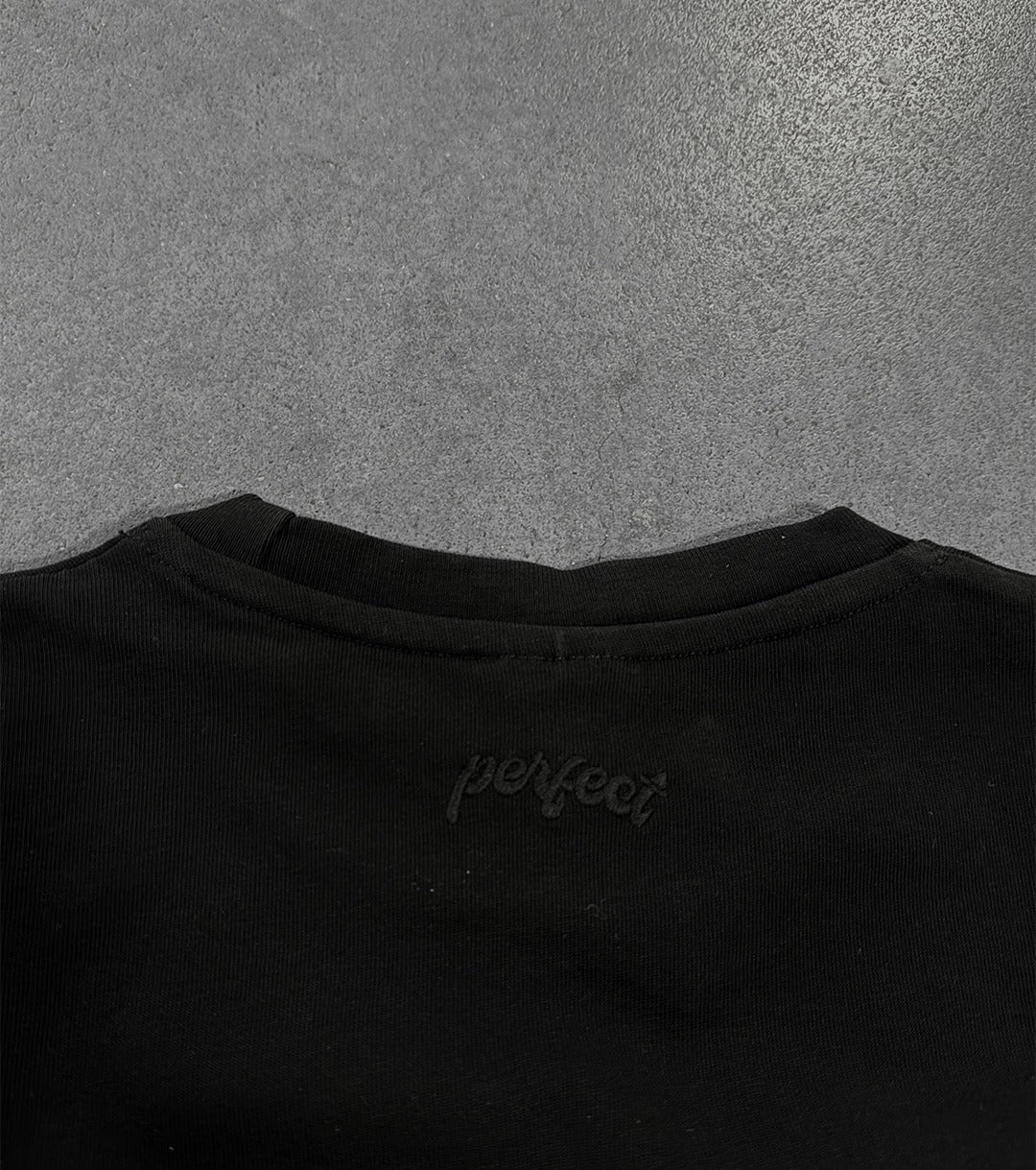 BLACK EVERYDAY TEE